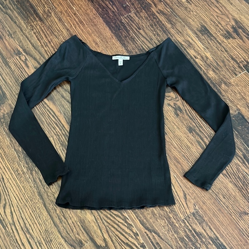 Womens Express  One Eleven v neck